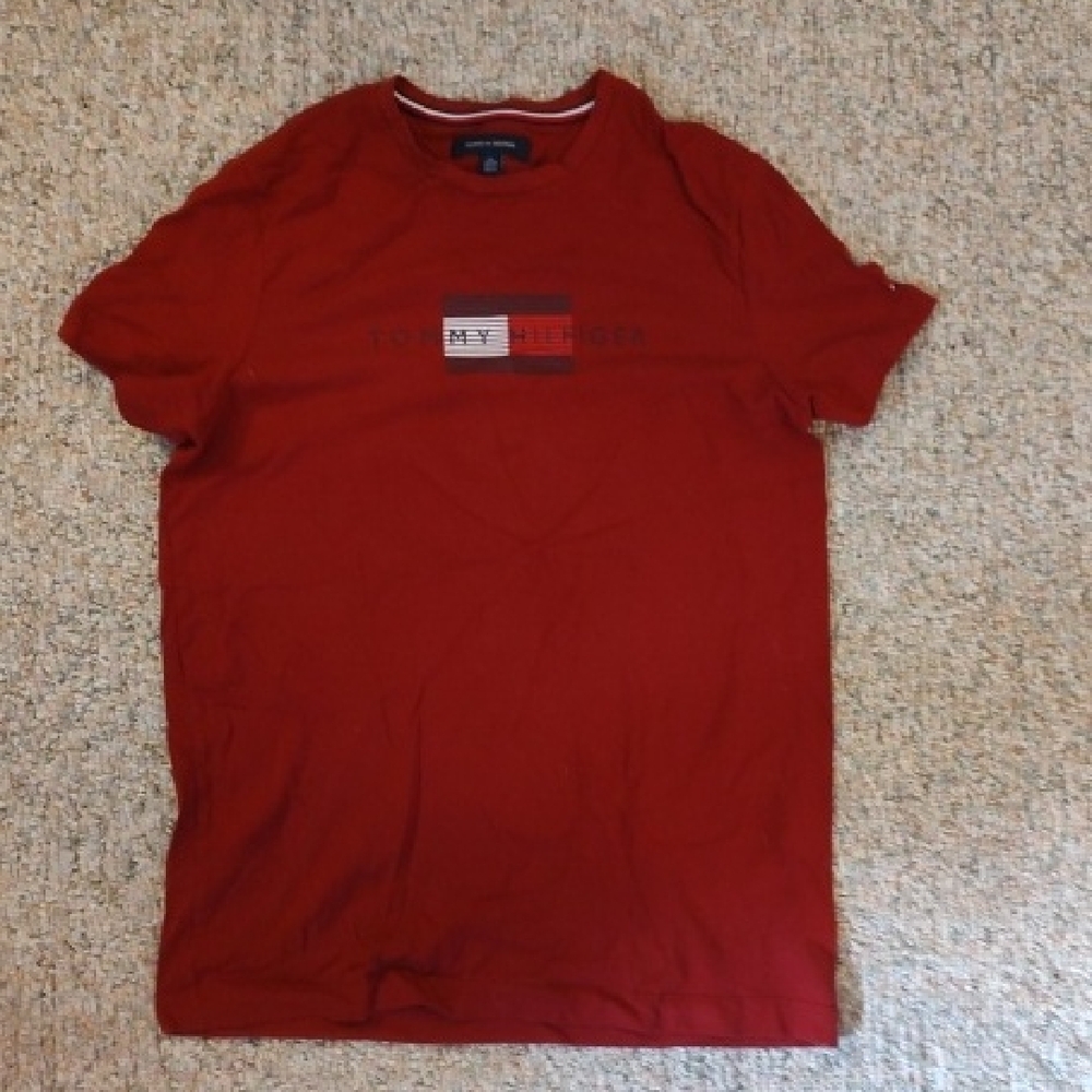 Tommy Hilfiger Men's Classic Red Tee